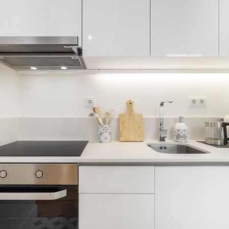 Whome Chic 1-Bed W/ Patio Perfect To Explore 리스본 외부 사진