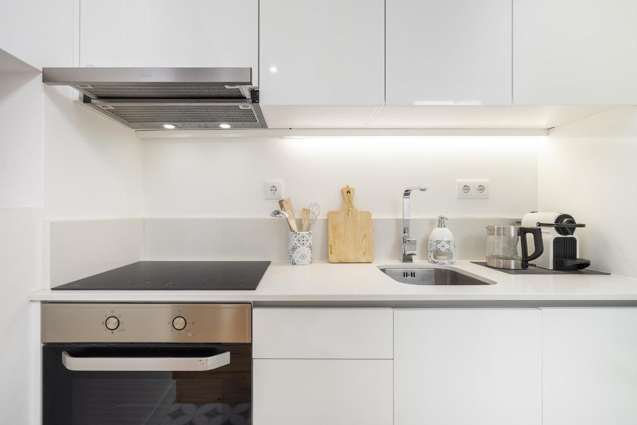 Whome Chic 1-Bed W/ Patio Perfect To Explore 리스본 외부 사진