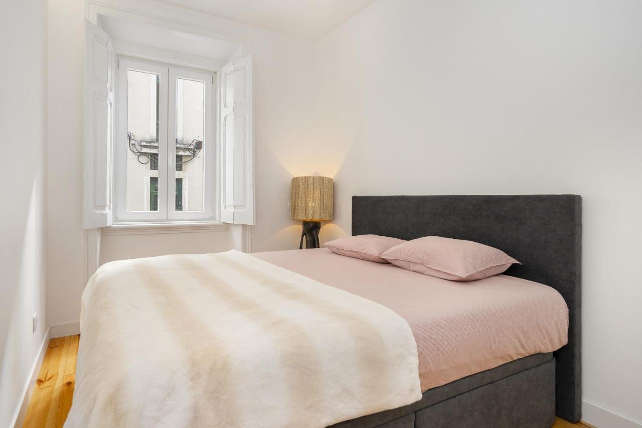 Whome Chic 1-Bed W/ Patio Perfect To Explore 리스본 외부 사진